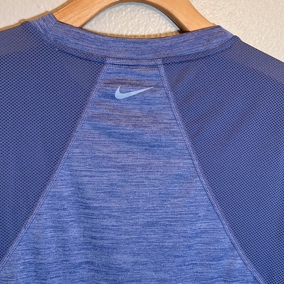 NIKE Dri-Fit Athletic Running Shirt - Picture 9 of 12
